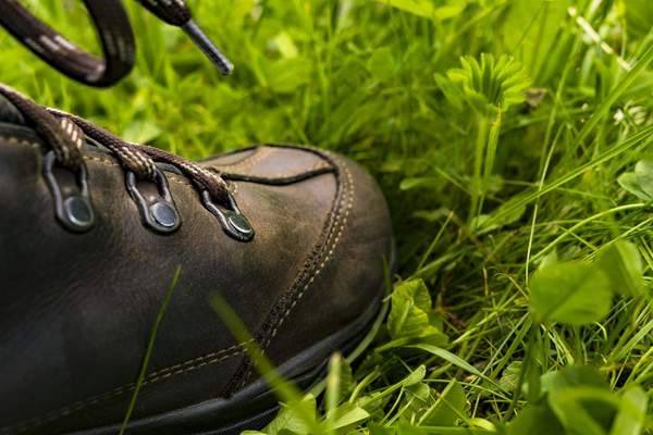 orthotic friendly shoes